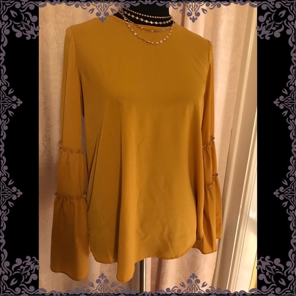 Valerie Stevens Tops - QUEENLY TOP👑👑👑